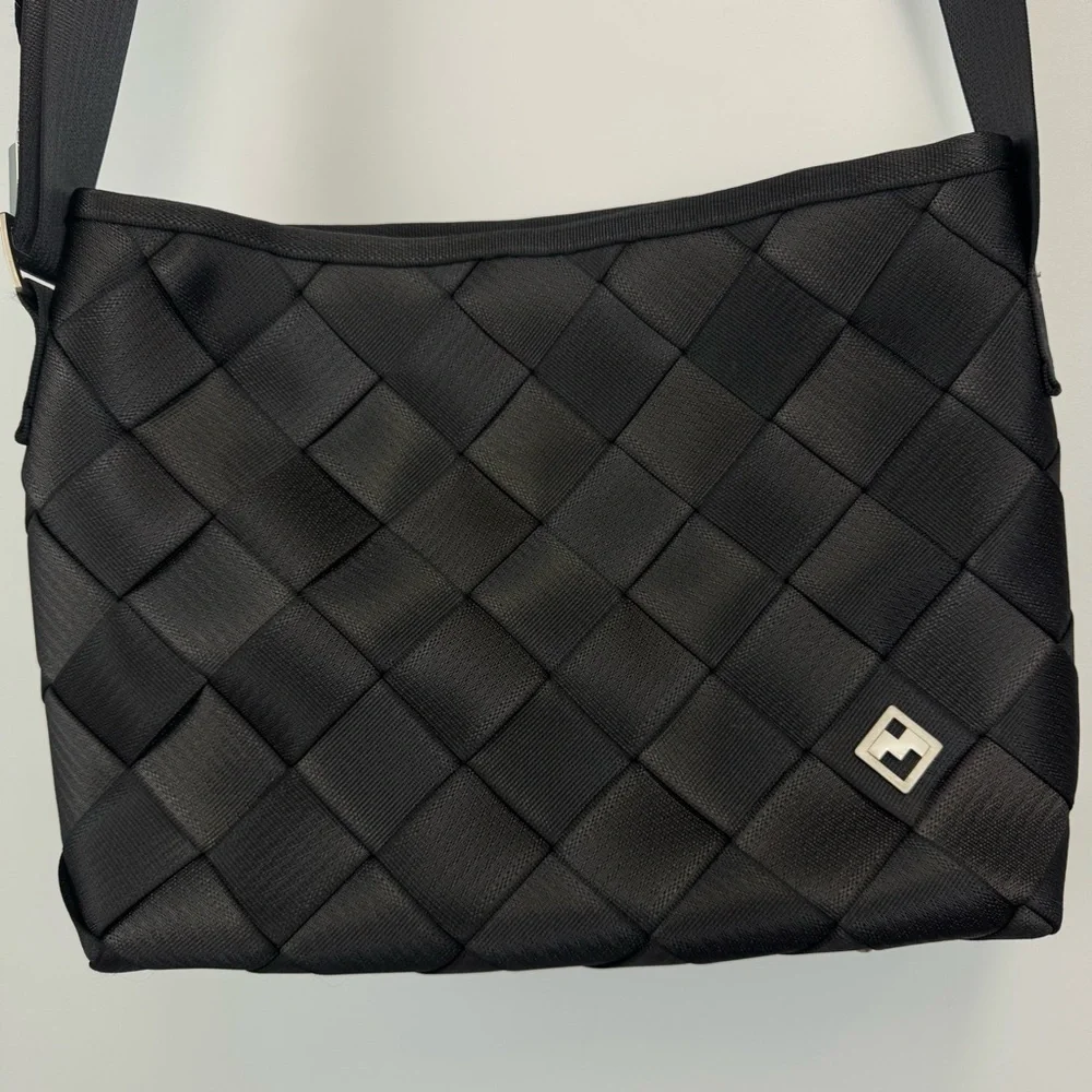 Maggie Bags Recycled Woven Seatbelt Shoulder‎ Bag Black/Deep Plum